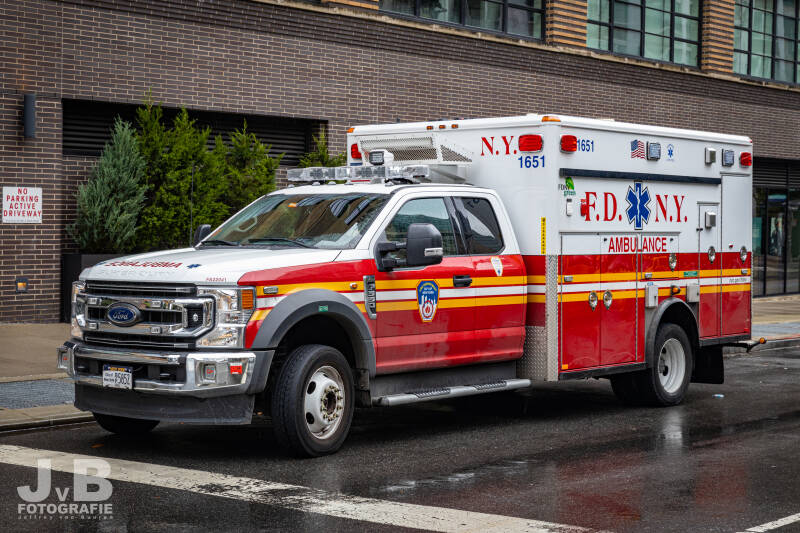 EMS 1651 - FDNY Ambulance