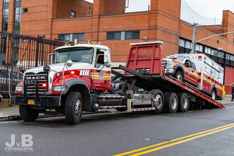 Tow Truck - FDNY Fleet Services Division (with EMS 1583)