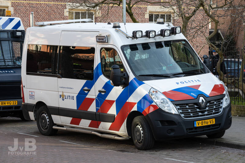 Een Renault Trafic van de Forensische Opsporing van de Eenheid Amsterdam.