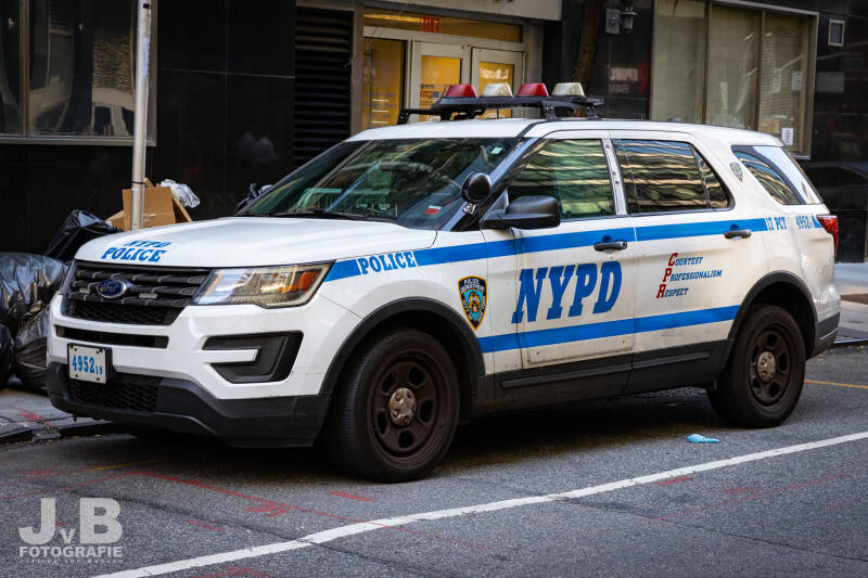Ford Explorer Police Interceptor 495219 17th Precinct