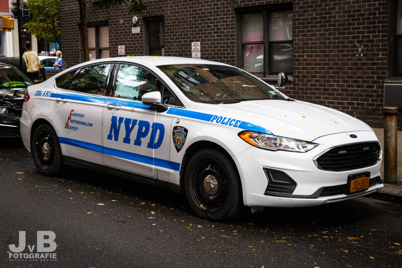 NYPD Ford Fusion 6th Precinct 328020 with Civil license plate