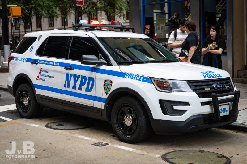NYPD Ford Explorer Police Interceptor K-9 unit Critical Response Command CRC K-9 424817