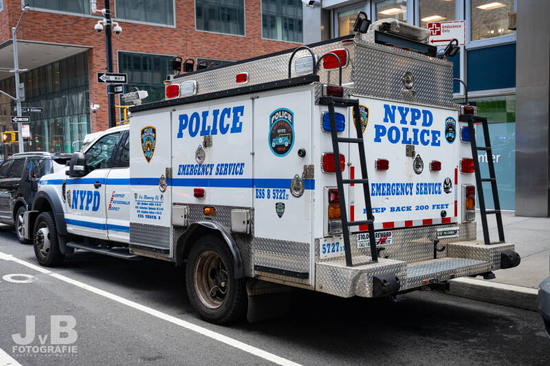 NYPD Ford F550 Emergency Service Support truck ESS 8 572717