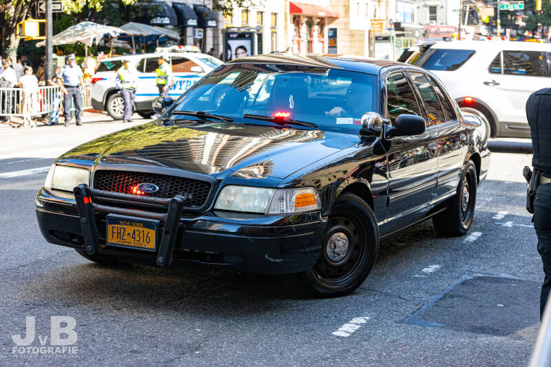 NYPD Unmarked Ford Explorer Police Interceptor (CVPI)