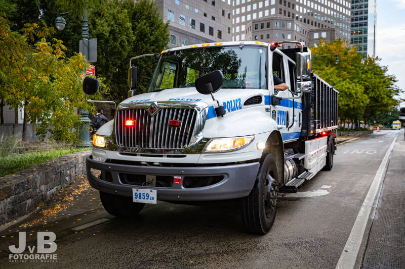 NYPD International Truck BARRIER 985920