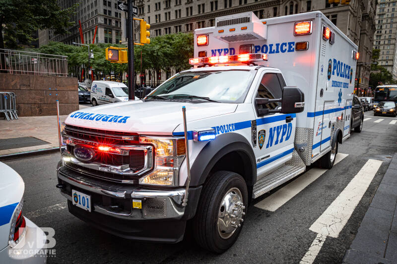 NYPD Ford F460 ESU 101 EMS
