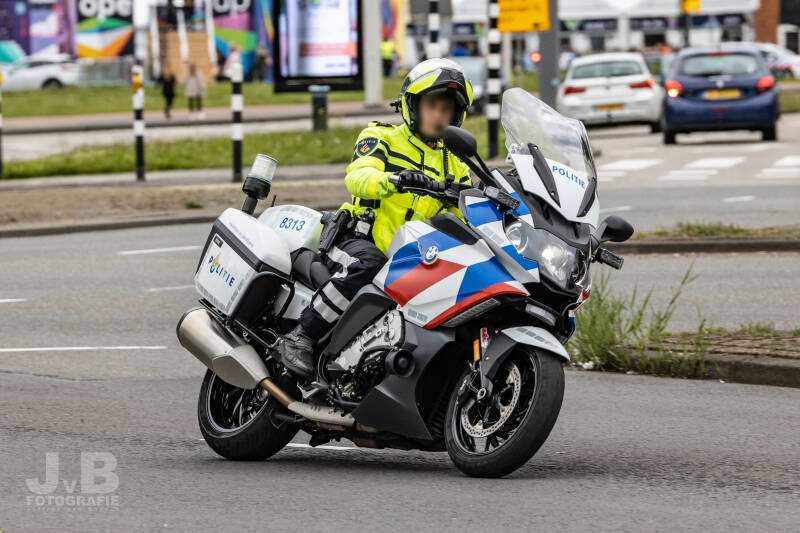 De nieuwe BMW K1600gt, de enige in dienst bij Team Verkeer Rotterdam. Van dit type motor zijn er een x-aantal aangeschaft en verdeeld over het land, daarna is besloten volledig over te stappen op de BMW R1250rt.