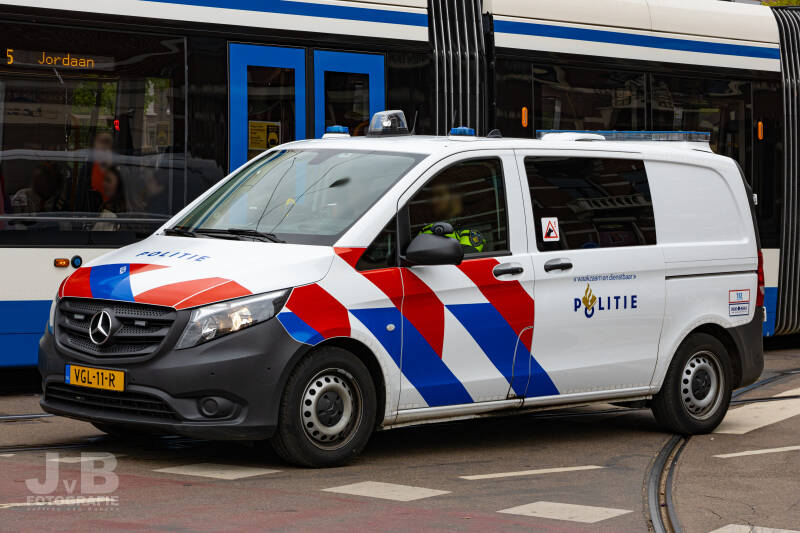 Een Mercedes-Benz Vito voor de hondengeleiders van de Politie Eenheid Amsterdam. (1)