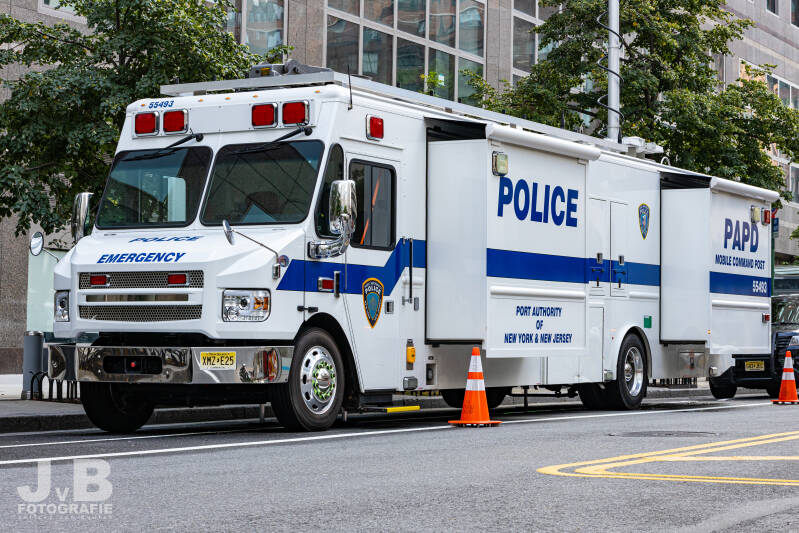 PAPD 55493 - Freightliner Mobile Command Unit