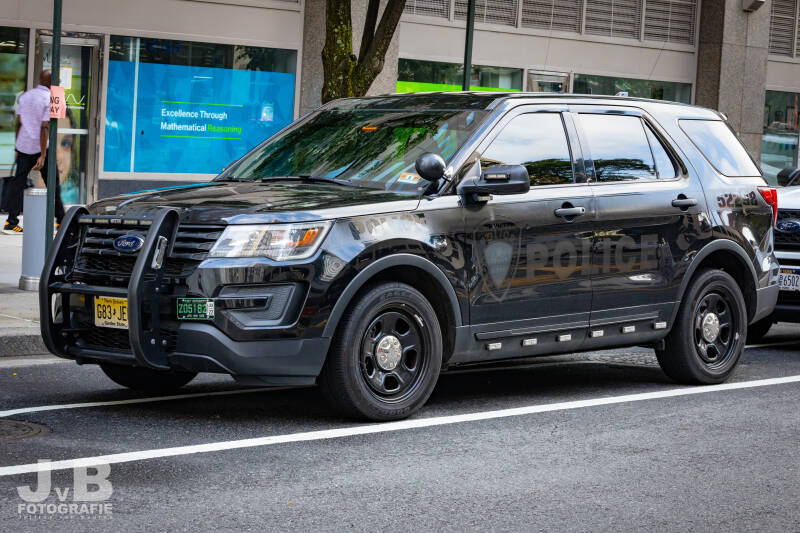 PAPD 52298 - Semi Unmarked Ford Explorer Police Interceptor