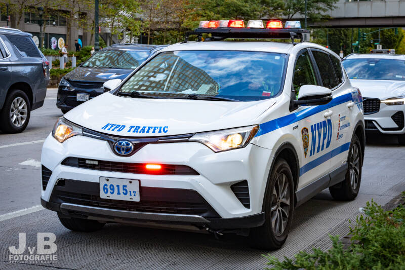 NYPD Toyota RAV4 691517 TEMS Traffic Enforcement Manhattan South