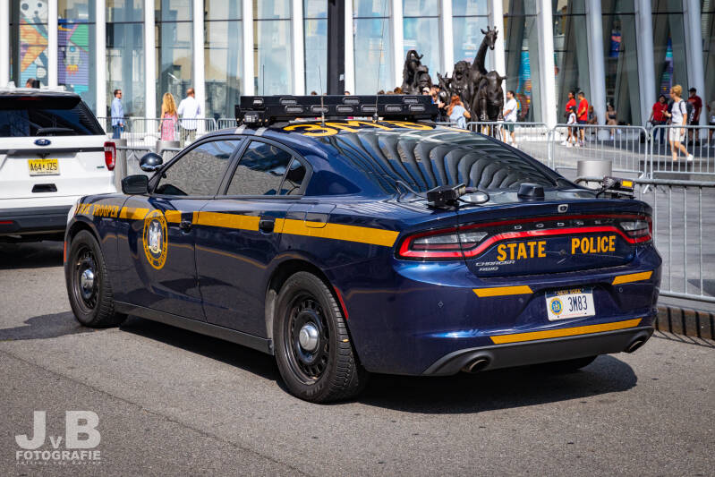 3M83 - Dodge Charger New York State Trooper