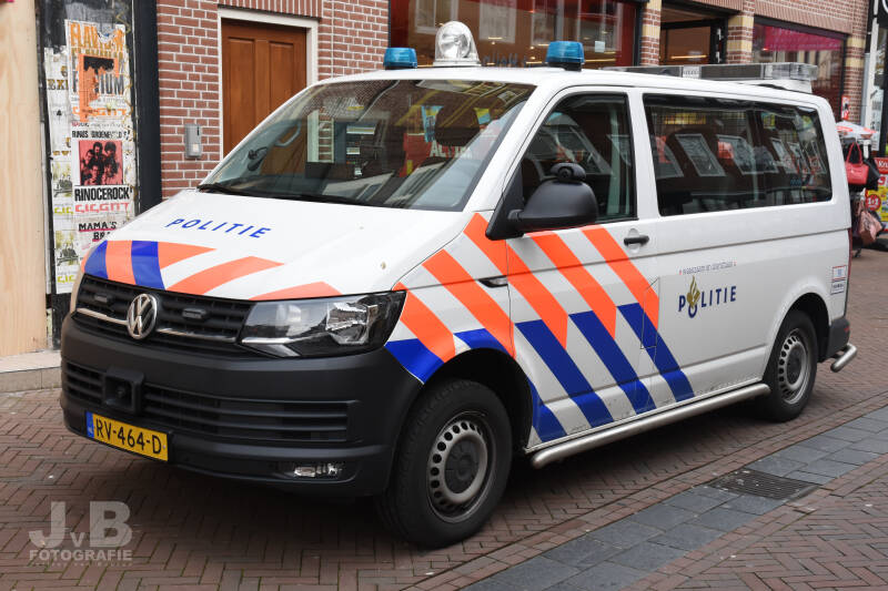 Een Volkswagen Transporter T6 noodhulpvoertuig van de Politie Eenheid Noord-Holland. 