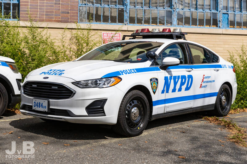 Ford Fusion 348420 122st Precinct