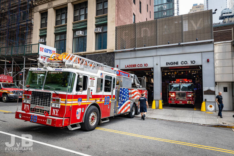 Ladder 10 Engine 10 Ten House - Manhattan