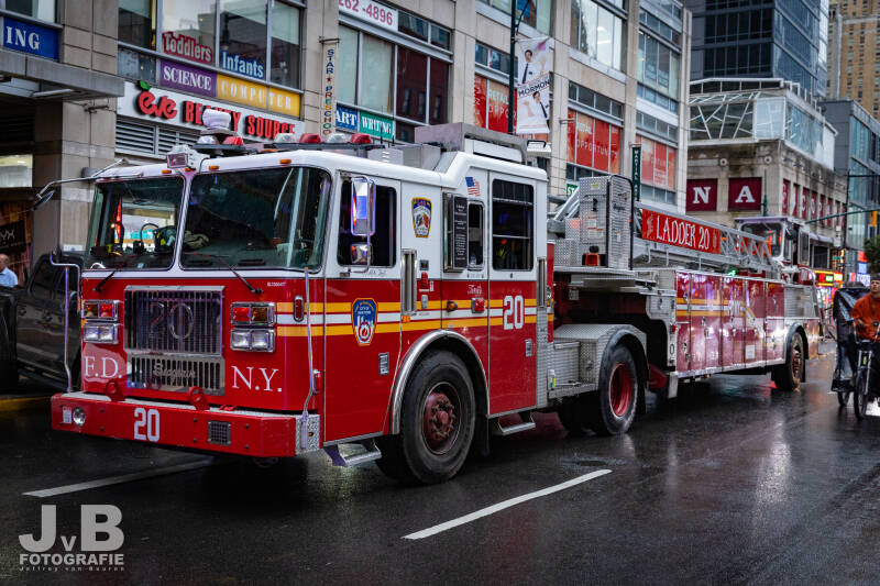 Tiller Ladder 20 - Manhattan
