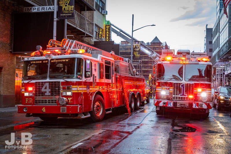 Ladder 4 - Rescue 1 - Manhattan