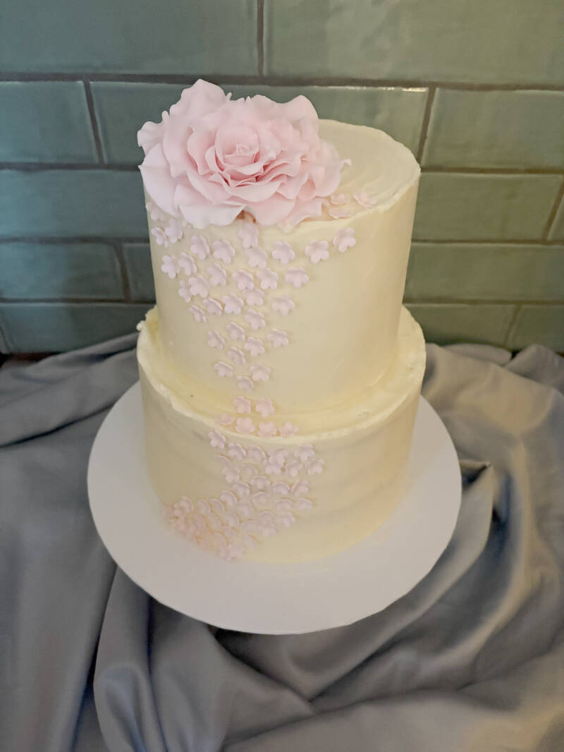Weddingcake little flowers