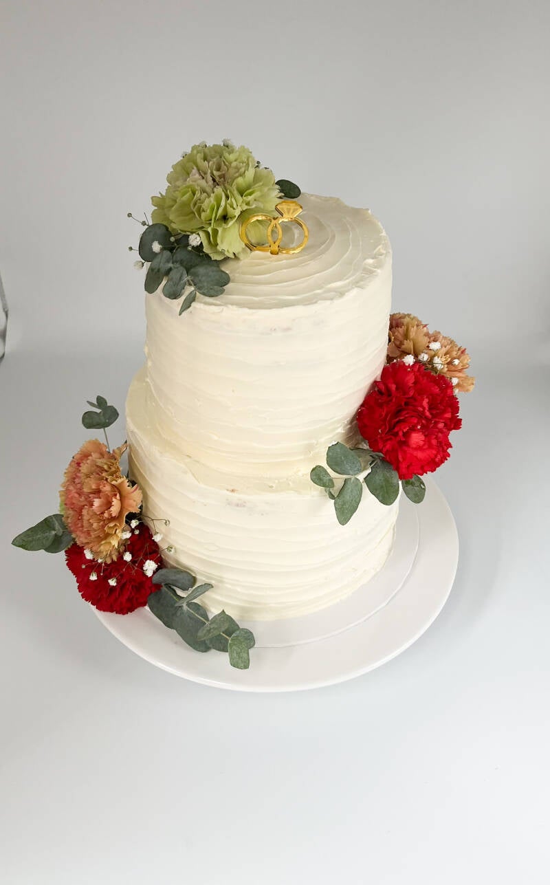 Weddingcake with flowers