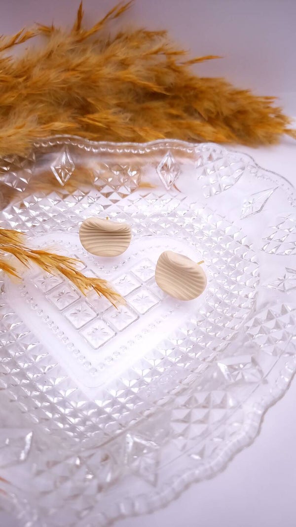 Oorbellen | Studs | Mini plooi | Beige