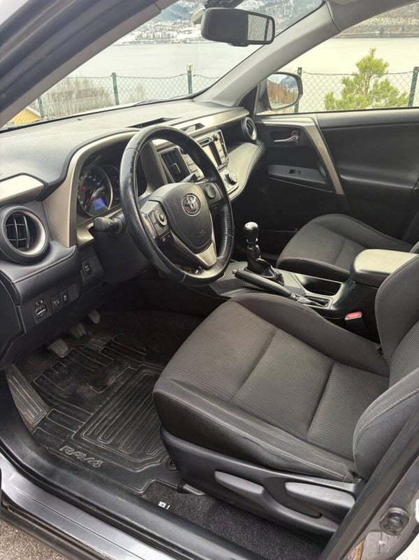 TOYOTA RAV4 2013