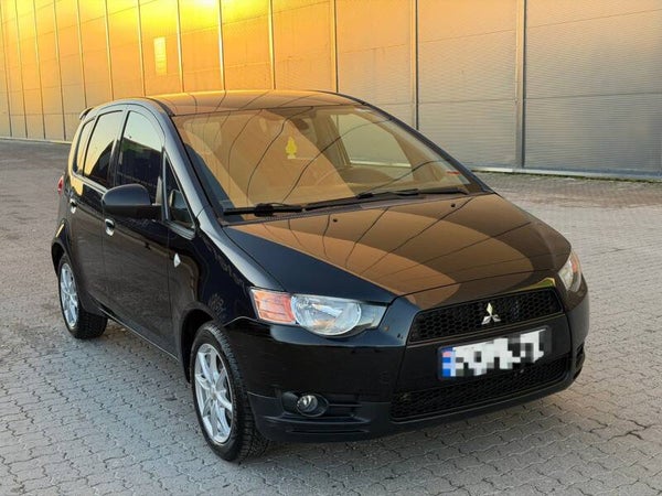 MITSUBISHI COLT 2010