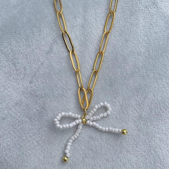 bow necklace