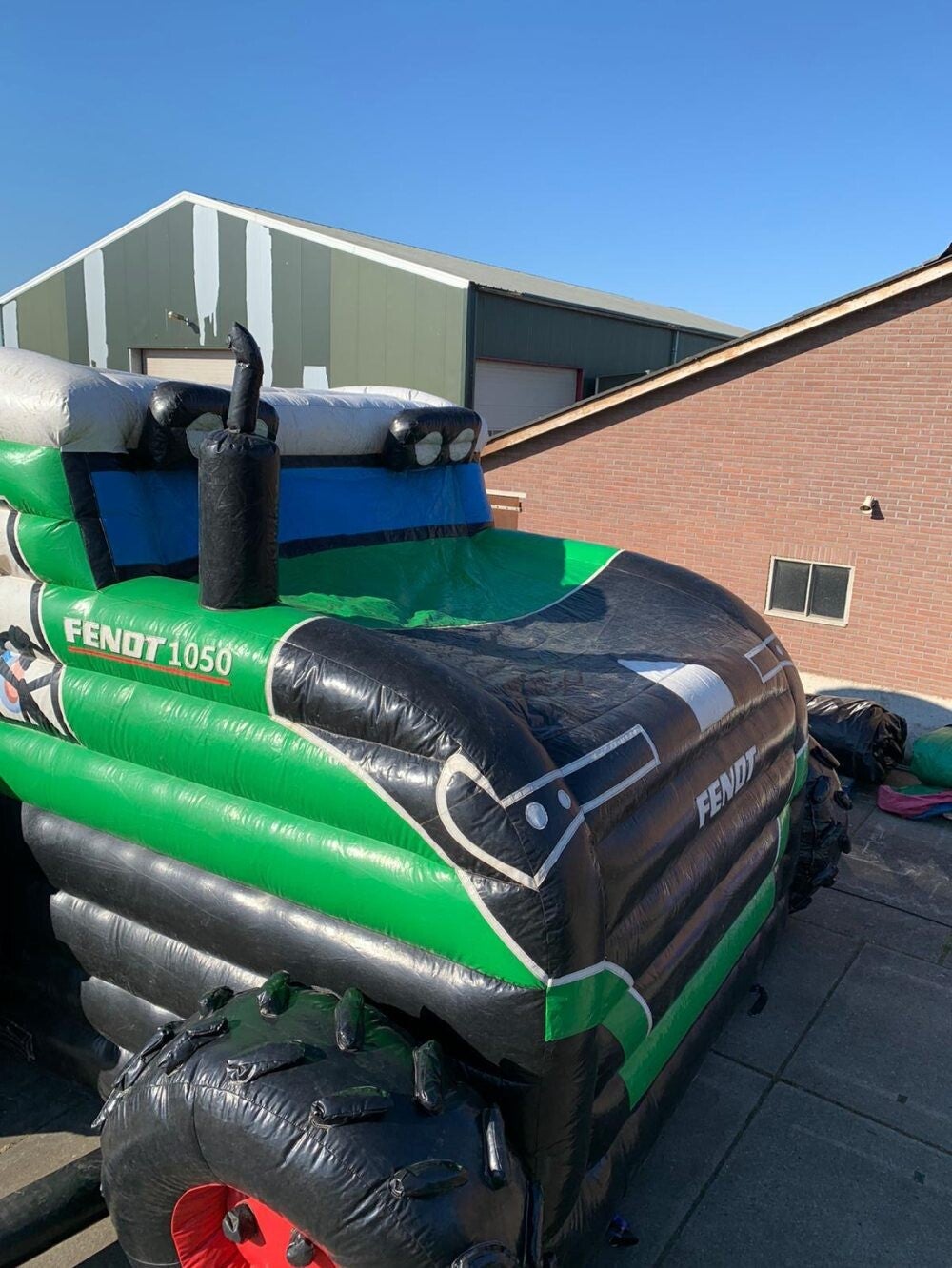 tractor04-1000x1332-standard.jpg