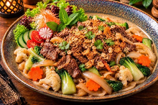 MK7 F: GEBRATENE UDON RINDFLEISCH ( MỲ BÒ BUỔI TRƯA)