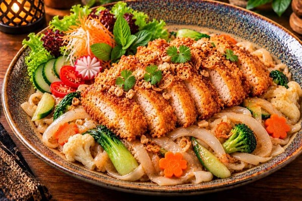 MK7 C: GEBRATENE UDON HÄHNCHEN TEMPURA ( MỲ GÀ CHIÊN BUỔI TRƯA)
