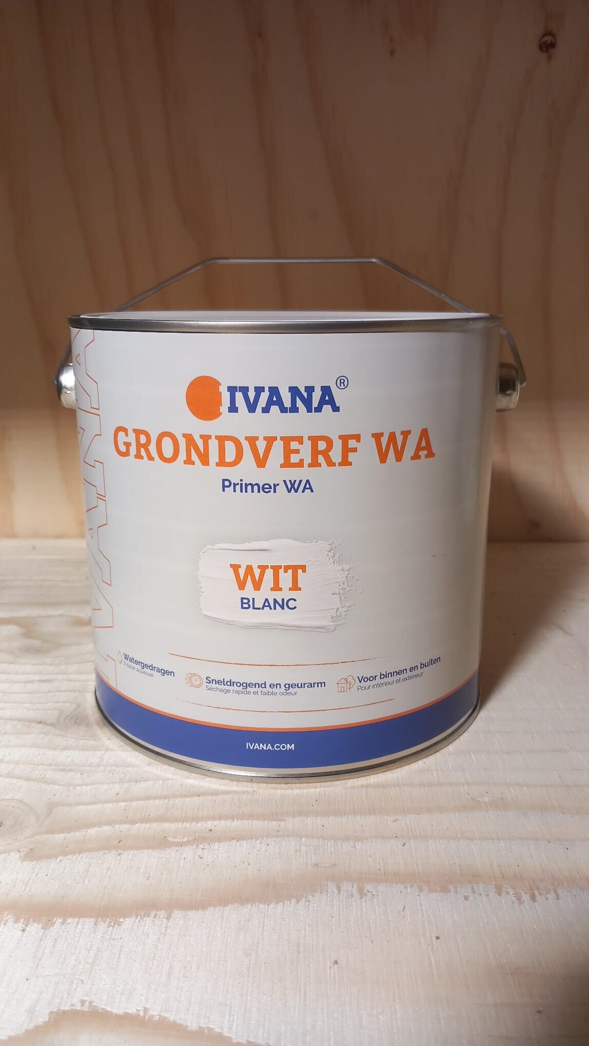 Blik watergedragen grondverf