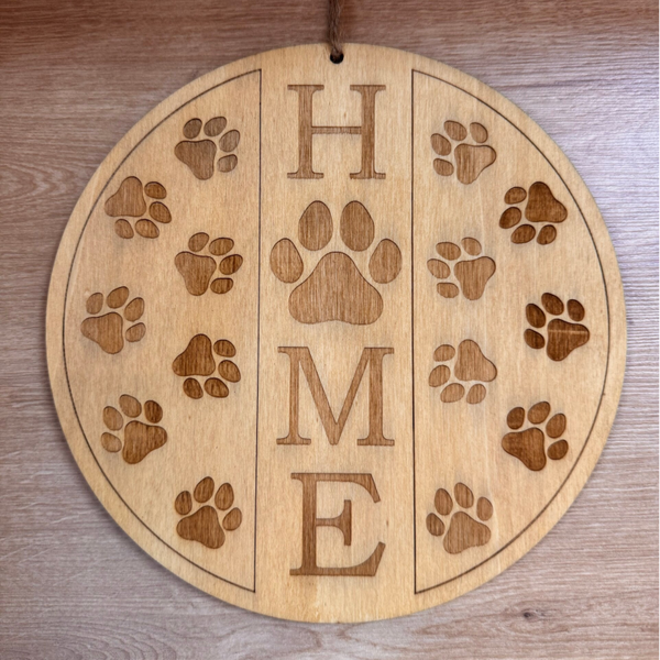 Holztafel „HOME“ mit Pfoten
