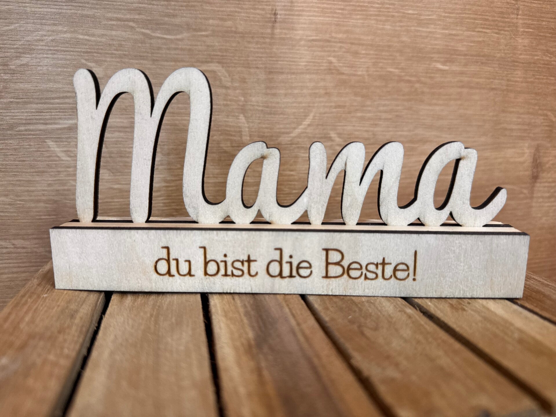 Holz Schriftzug "MAMA"