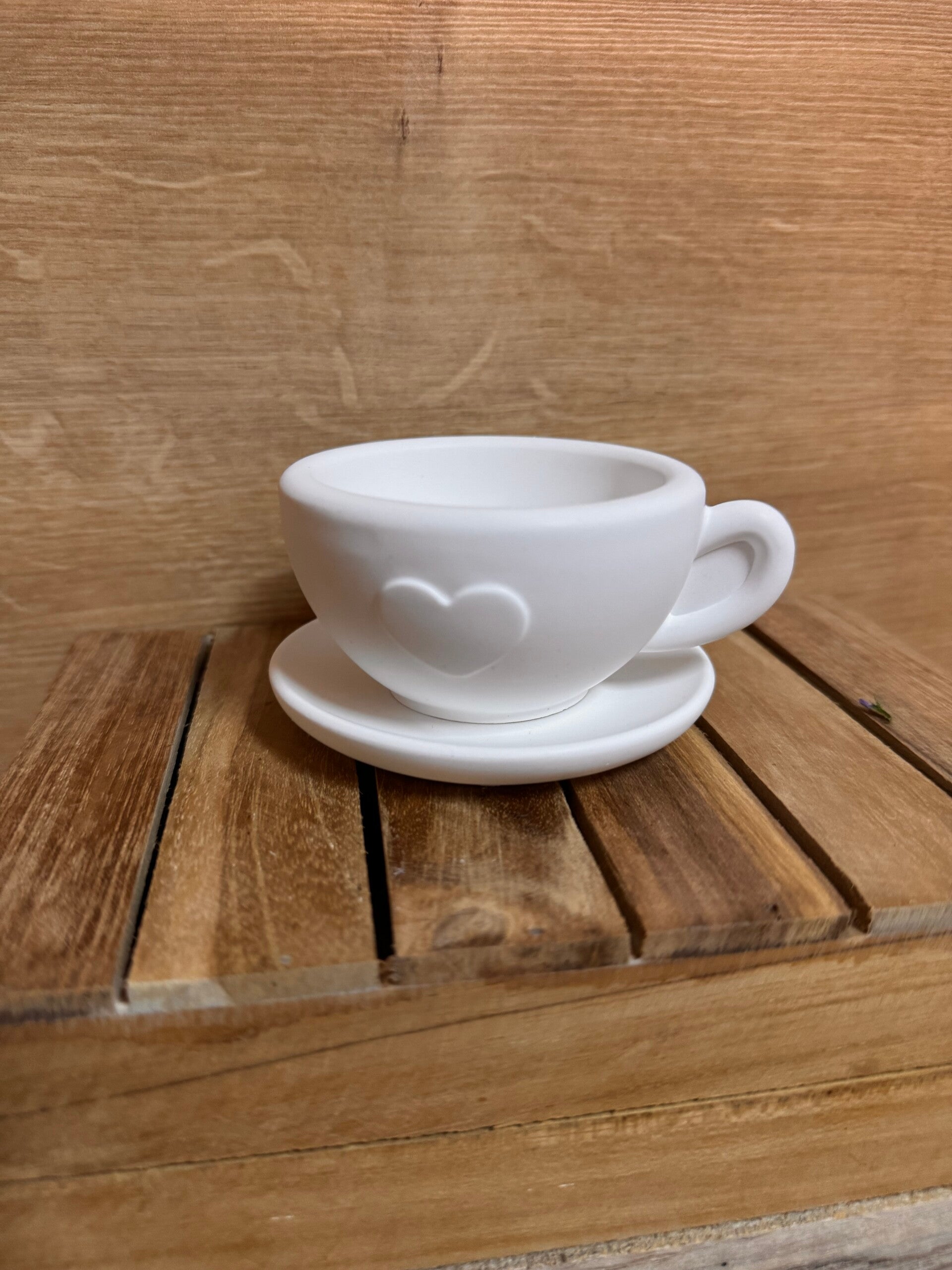 Herz Tassen-Set aus Gips mit Untertasse