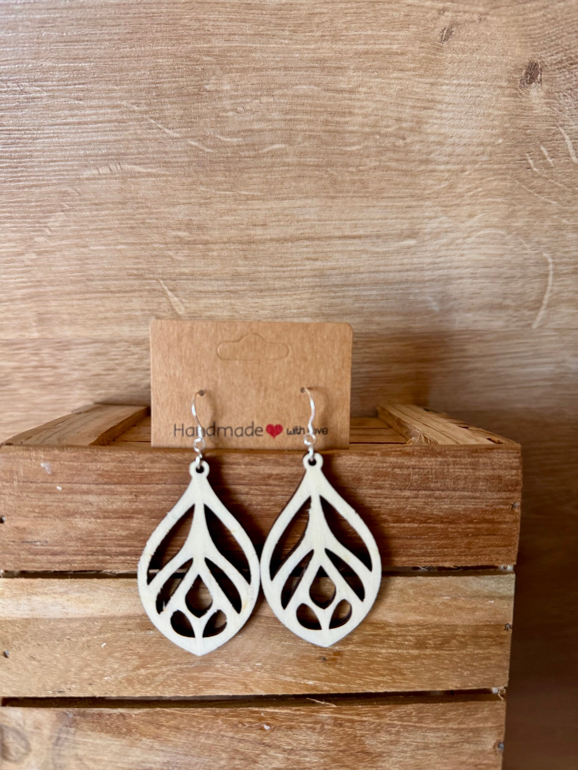 Holz Ohrringe im Tropfen - Design