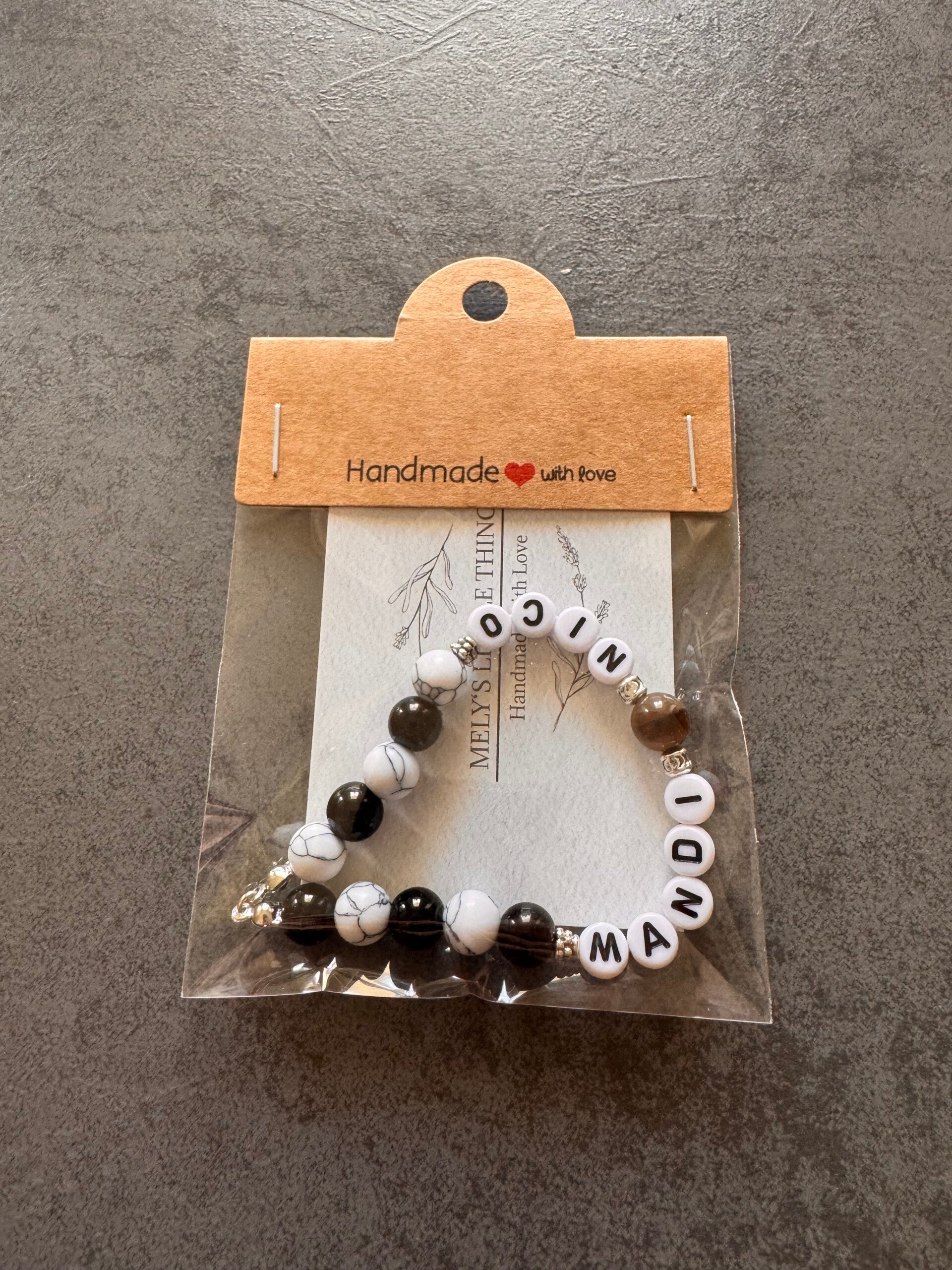 Personalisiertes Perlenarmband