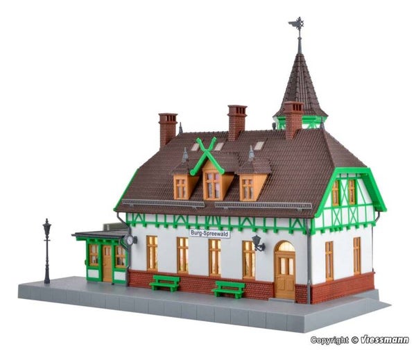Kibri 39509 H0 Bahnhof Burg im Spreewald inkl. Hausbeleuchtungs-Startset