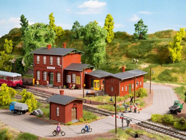 Auhagen H0 15106 Set Bahnhof Neukloster