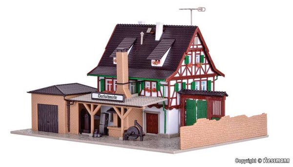 Vollmer 47696 N Dorfschmiede mit Zubehör