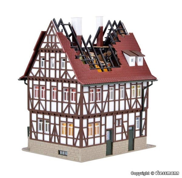 Vollmer 43728 H0 Brennendes Haus