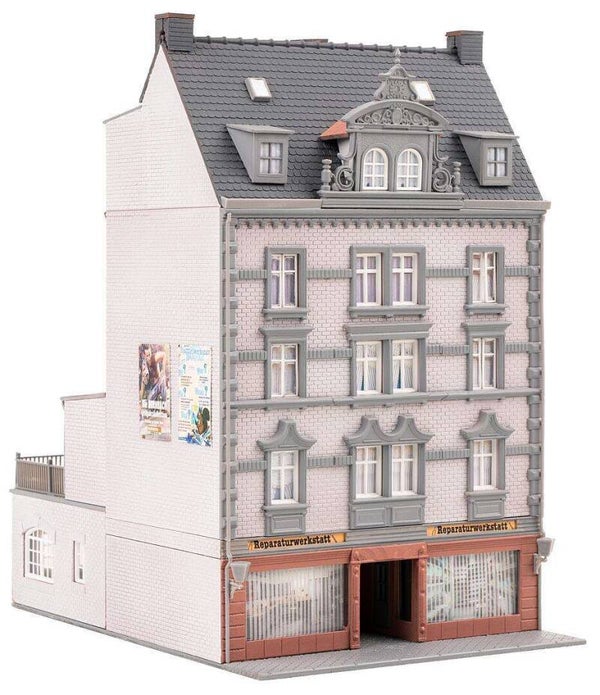 FALLER 130705 H0 Stadthaus mit Reparaturwerkstatt