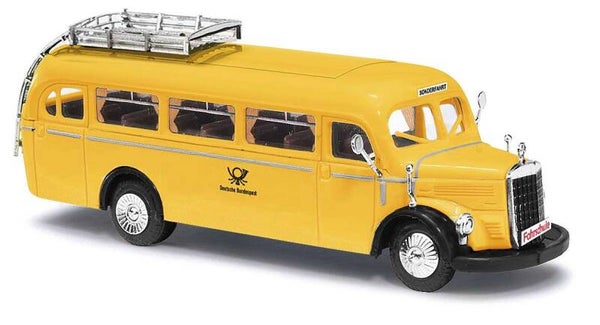 BUSCH 41013 H0 Mercedes O-3500 Deutsche Post Fahrschule