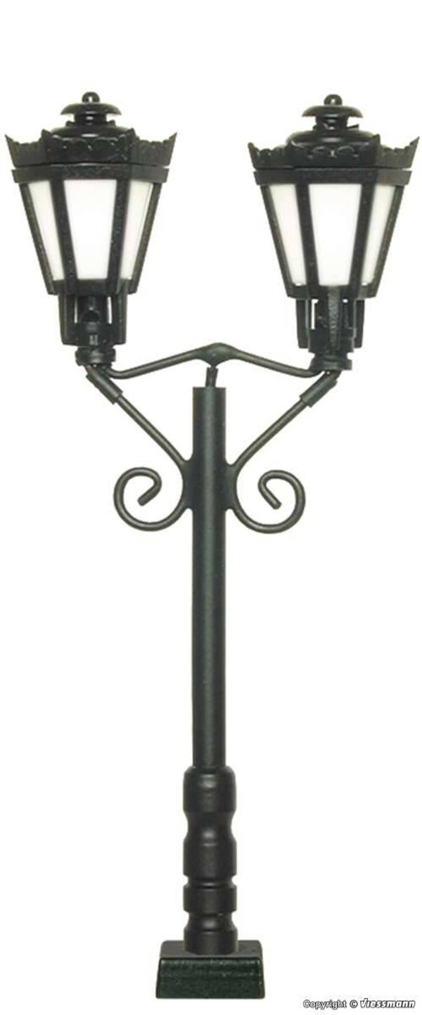 Viessmann 60731 H0 Parklaterne zweiflammig, schwarz, mit Kontaktstecksockel, 2 LEDs warmweiss