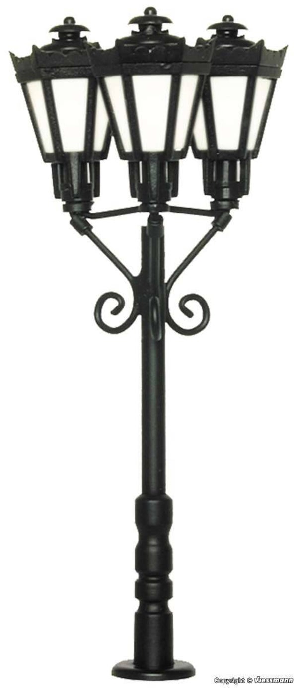 Viessmann 6077 H0 Parklaterne dreiflammig, schwarz, 3 LEDs warmweiss