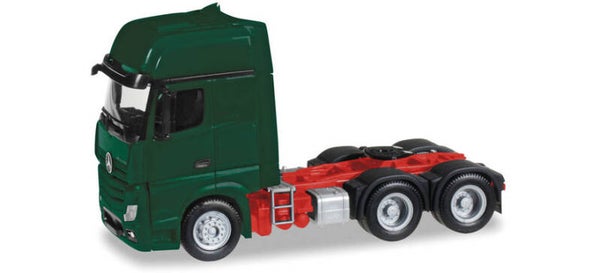 Herpa 305167 - H0 Mercedes-Benz Actros Gigaspace 6x4 Zugmaschine, dunkelgrün