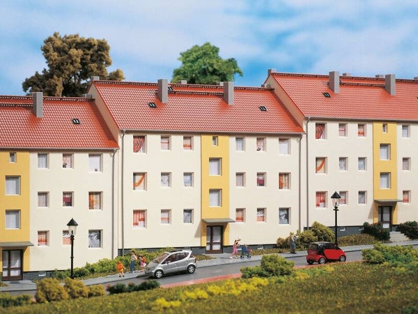 Auhagen H0 11402 Mehrfamilienhaus