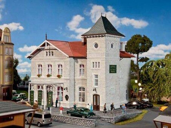 FALLER 130458 H0 Hotel mit Gourmetrestaurant