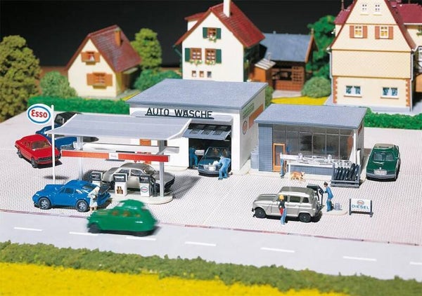 FALLER 191843 H0 Tankstelle mit Waschhalle