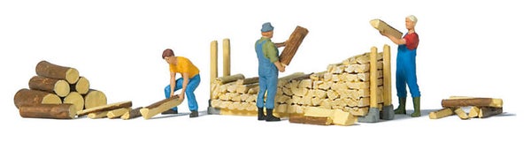 Preiser 10707 Beim Stapeln von Brennholz