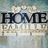 Plaque murale "Famille" avec gravure de prénoms